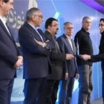 درخشش نوآوران در نوزدهمین جشنواره فن‌آفرینی شیخ‌بهایی؛ رتبه نخست جایزه ویژه فناوری اطلاعات به ایده آبیاری هوشمند شرکت پایدار کشت هوش خاورمیانه رسید!