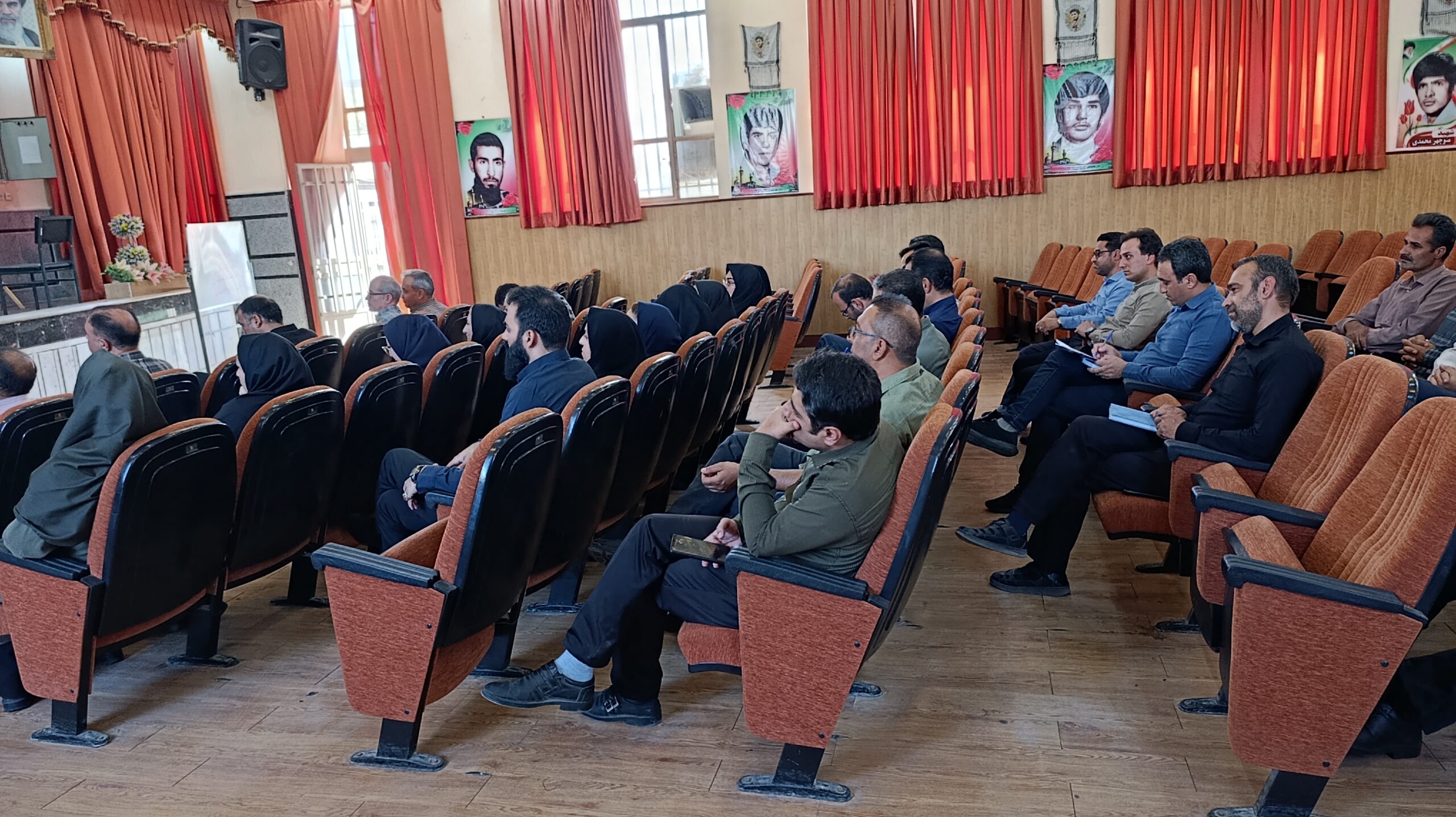 برگزاری گردهمایی کاربرد هوش مصنوعی در کشاورزی و آبیاری هوشمند در شهرستان اردستان اصفهان