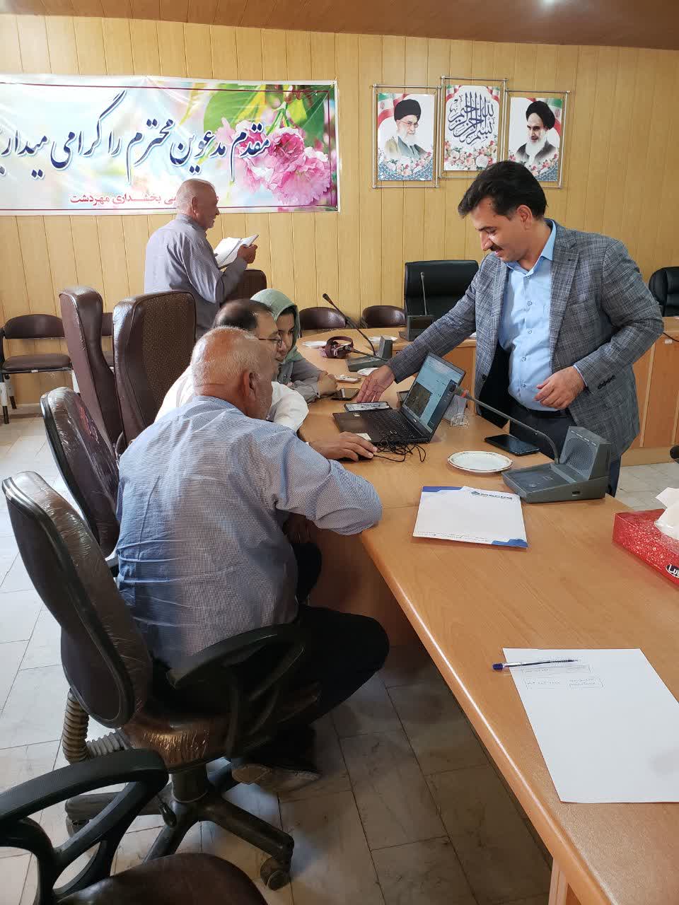برگزاری گردهمایی با کشاورزان شهرستان نجف‌آباد استان اصفهان با موضوع کاربرد هوش مصنوعی در کشاورزی و آبیاری