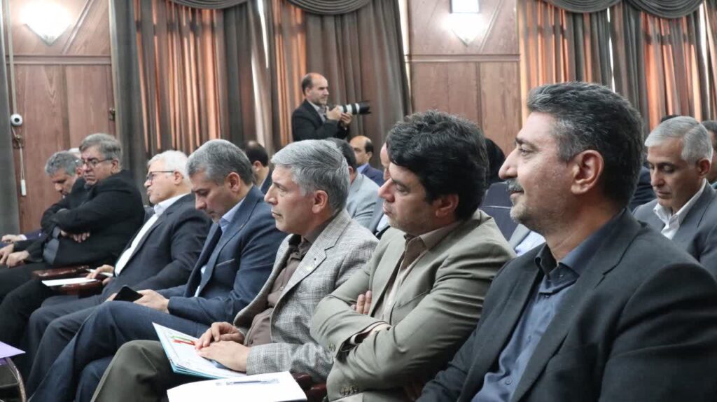 حضور شرکت پایدار کشت هوش خاورمیانه در «گفتمان ملی آب، محیط زیست و امنیت غذایی» دانشگاه صنعتی اصفهان