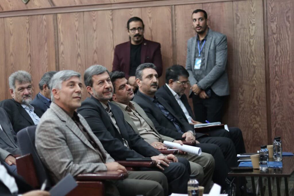 حضور شرکت پایدار کشت هوش خاورمیانه در «گفتمان ملی آب، محیط زیست و امنیت غذایی» دانشگاه صنعتی اصفهان