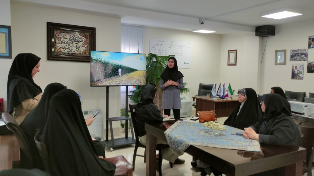 معرفی شرکت و ارائه قابلیت‌ها و اثربخشی‌های سامانه باباحیدر به معاونان استانداری‌ها و بانوان کارآفرین مسئول در کمیسیون‌های اتاق بازرگانی کشور